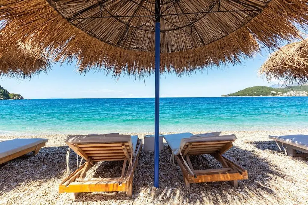 Potam'Sea Bliss 31- Beach Front, Sun Beds & Parking Χειμάρρα